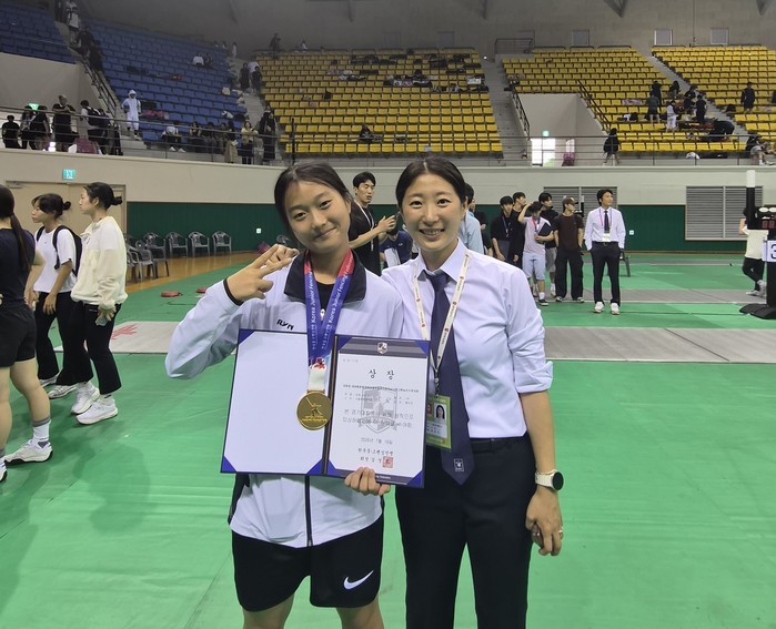 황유정, 전국 제패…3관왕 이어 청소...